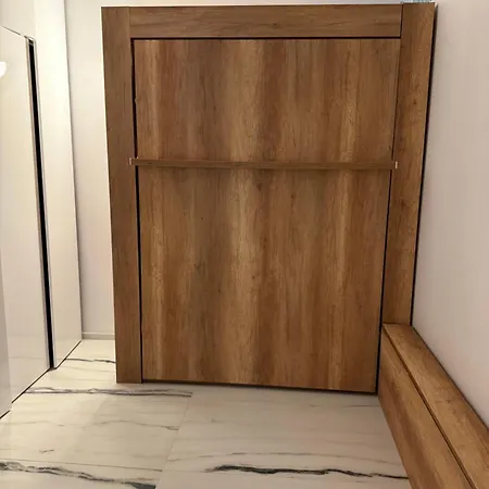 Iris Apartment
